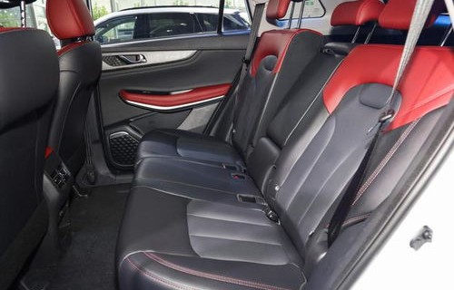 长安cs75蓝鲸版(长安cs75蓝鲸版配置和价位)