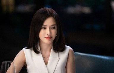 朱珠特写镜头下的脸部浮肿现象分析