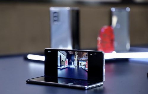 三星E120L，技术与设计的完美结合