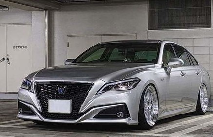 丰田皇冠suv车型(丰田皇冠suv车型大全2023新款价格)