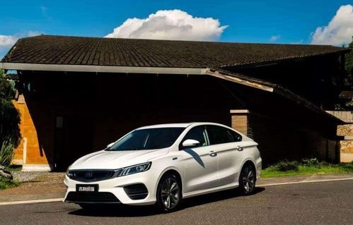 一汽奔腾和吉利哪个好(吉利汽车和奔腾哪个牌子好)