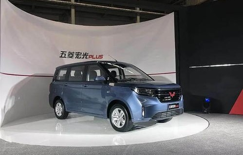 五菱宏光新款车(五菱宏光新款车型2023上市车)