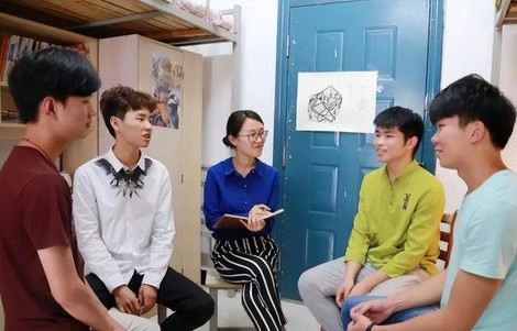 男生食堂买饭遭阿姨无视与赶走，一次不愉快的经历