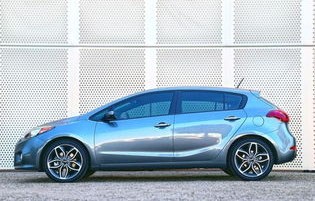 起亚k3两厢版(起亚k3两厢版是那一年的)