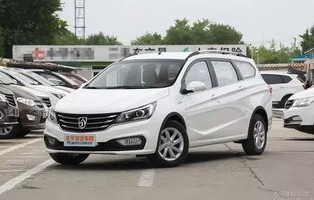 宝骏310w(宝骏310w电瓶是多少钱)