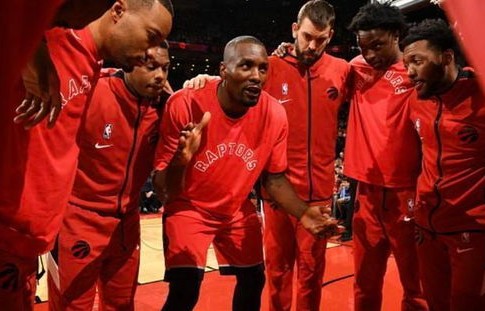 林诗栋19岁破茧成蝶，战胜马龙荣登巅峰