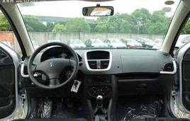 东风标致206图片(东风标致206优点和缺点)