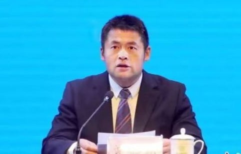 男子举报区长强占人妻事件曝光，纪委介入调查