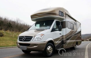 奔驰顶级房车1800万(奔驰顶级房车1800万图片)