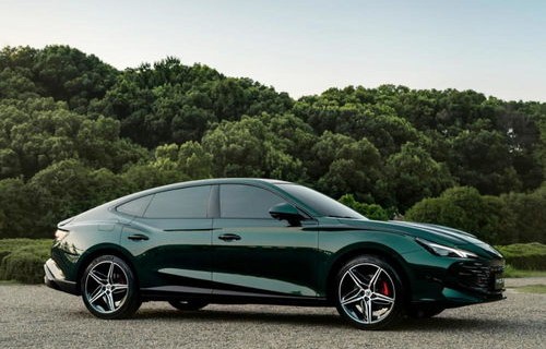 比亚迪秦plus混动(比亚迪秦混动图片)