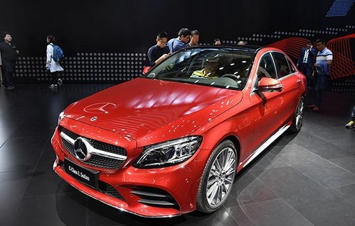 奔驰报价及图片(奔驰c260报价及图片)