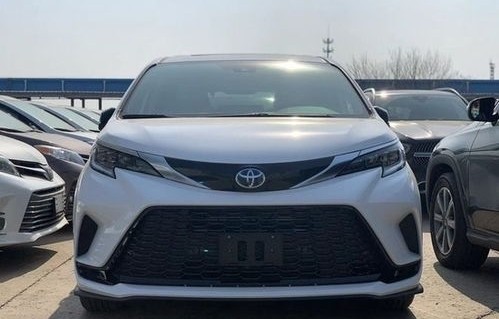 何炅谢娜同台主持，荧屏上的默契与传奇