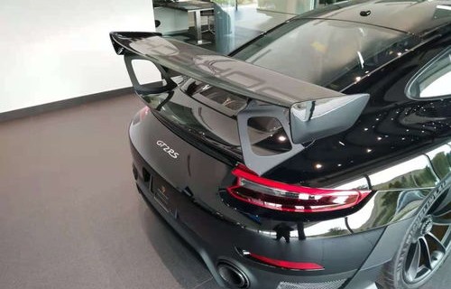 保时捷911gt2rs(保时捷911GT2Rs最高配置多少钱)