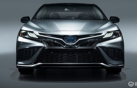 丰田凯美瑞油电混合2022款报价(丰田凯美瑞油电混合动力车型价格及图片)