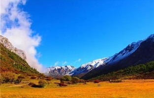 李现镜头下的稻城亚丁，一幅绝美的自然画卷