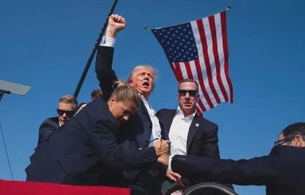 特朗普竞选集会跳舞39分钟，政治与狂欢的交织