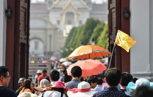 泰国总理热情欢迎中国游客赴泰过年