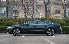 奥迪a7l2023款最新款价格及图片(奥迪a7l2023款最新款价格及图片内饰)