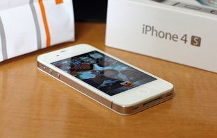 电信苹果iPhone 4S，经典再现与时代融合