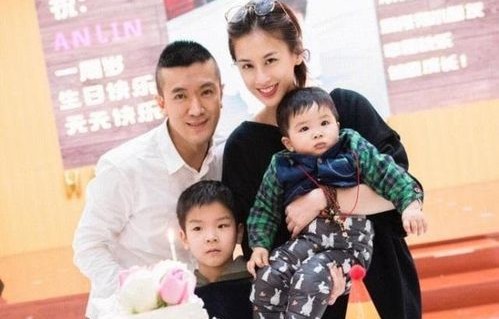 曝杨子黄圣依离开镜头后关系依然紧密