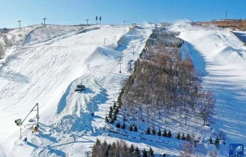 张家口云顶滑雪场游客意外坠落事件