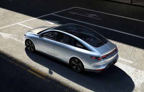 零跑c01(零跑c01后座出去按哪里)