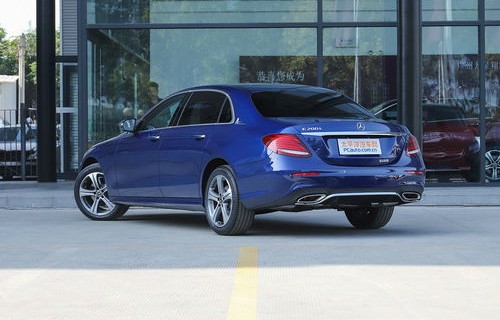 奔驰e260l多少钱(奔驰E260L多少钱一公里)