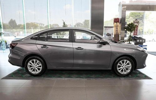 荣威报价，深度解析最新车型价格及特点