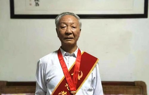 撒贝宁眼中的余承东，三年如一日的坚韧与执着