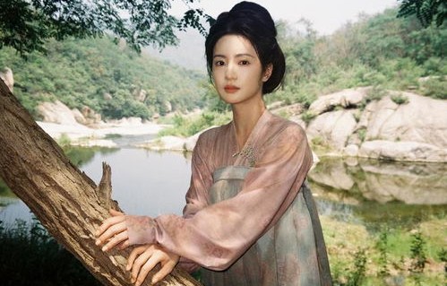 国色芳华中的杨紫嘴角小红点之谜