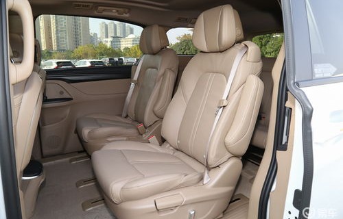 别克gl8es(别克gl8es和653t有什么区别)