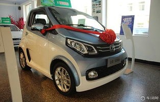 众泰e200价格(众泰e200价格2017款)