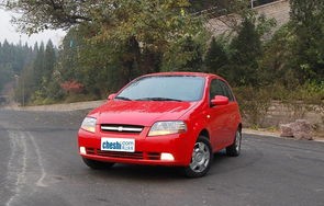 菠萝车女款自动5万左右(菠萝车报价自动挡)