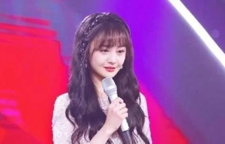 关晓彤积极回应近日状态，展现坚韧与自信