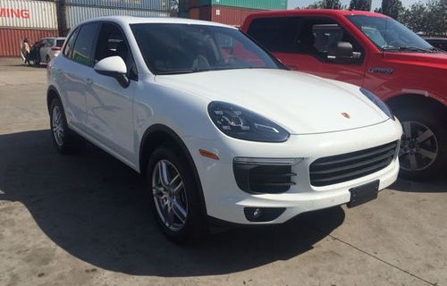 保时捷卡宴图片(保时捷卡宴图片大全大图真实)