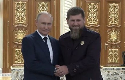 俄车臣领导人卡点发文，为普京总统庆生