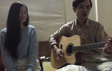 90后小伙酷似刀郎，引来众人合影