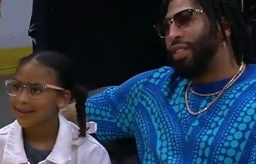 洛杉矶房屋遭火劫，张纪中妻子发声