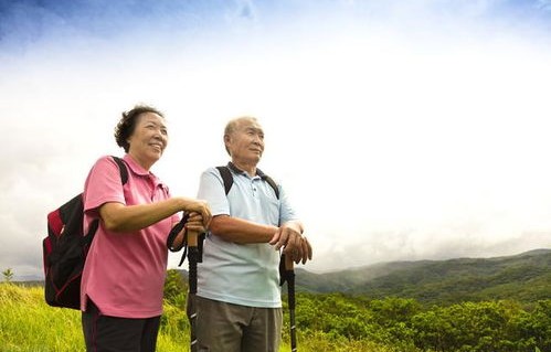 重回80年代，我与村草搭伙做生意的72集短剧——王小亿的创业故事