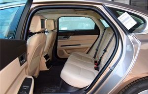 新车保险第一年一般多少钱(30万新车保险第一年一般多少钱)