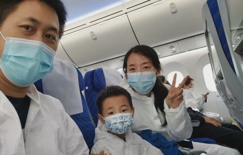 七岁足球小将的非凡颠球之旅，连续颠球4772个的奇迹