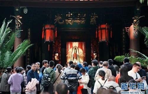 春节前夕的豪赌，中国人的理发盛事