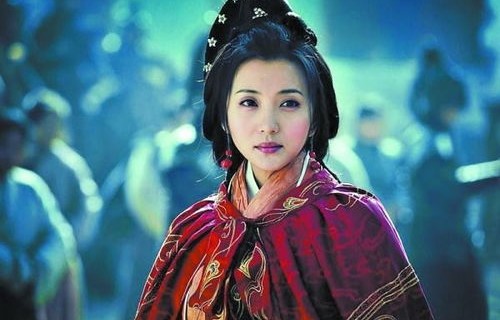 绝世神皇，柳甯的传奇之路