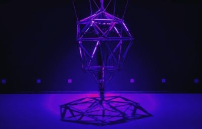 摩西手机，科技与艺术的完美结合