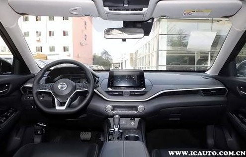 雅阁天籁不是一个档次的车(雅阁与天籁是一个档次的吗)