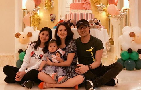 杨子黄圣依共同决定，携手走过人生的路口，选择离婚