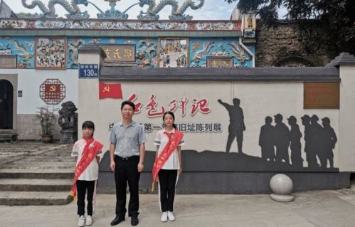 杨千幻登场，中二少年的独特风采