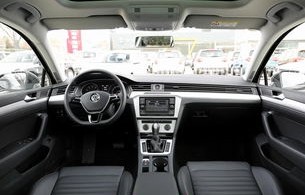 一汽大众迈腾2020款报价及图片(一汽大众迈腾最新款价格)