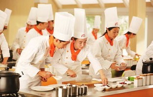 清华女硕士蓝翔毕业，厨艺精湛，一口气烹饪16道佳肴