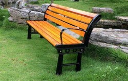 江苏一公园创新举措，长条椅焊上钢管，安全与舒适的双重保障